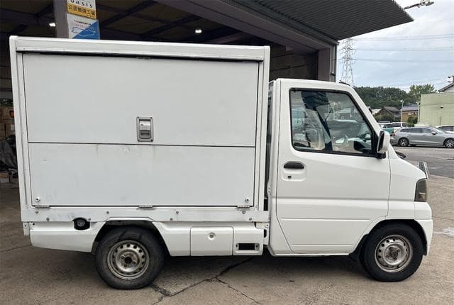 2004 Mitsubishi Minicab JDM car for sale — photo 4 of 25
