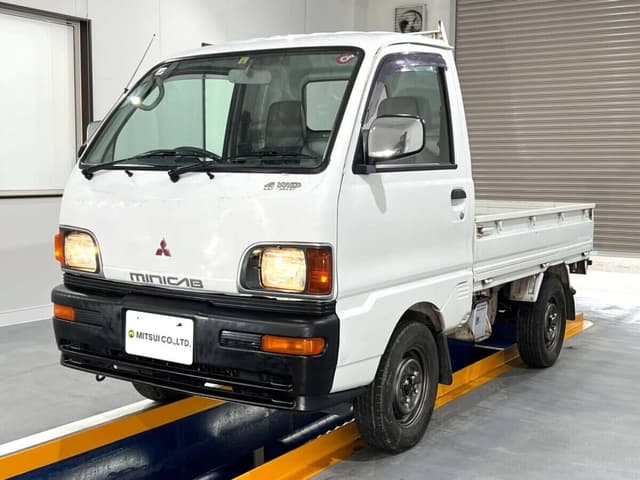 1997 Mitsubishi Minicab JDM car for sale — photo 2 of 6