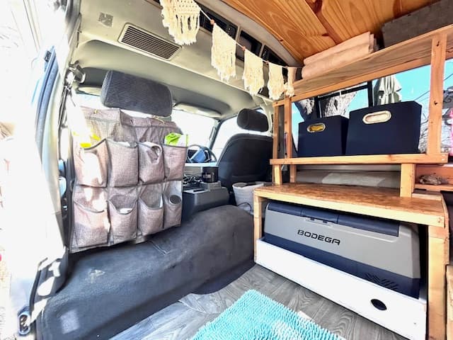 1991 Toyota HiAce JDM car for sale — photo 11 of 29