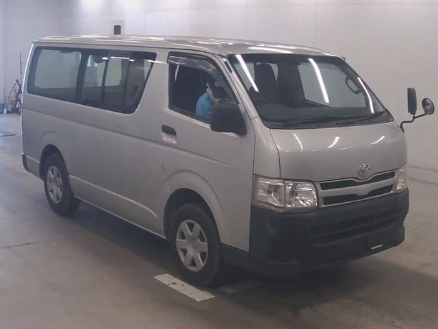 2011 Toyota HiAce JDM car for sale — photo 4 of 6
