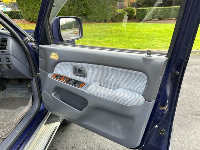 1996 Toyota Hilux Surf JDM car for sale — photo 10 of 25