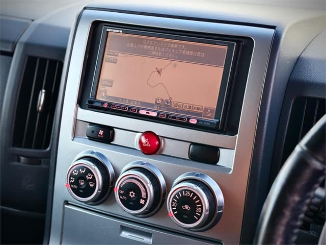 2010 Mitsubishi Delica JDM car for sale — photo 22 of 25
