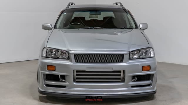 2001 Nissan Stagea JDM car for sale — photo 2 of 25