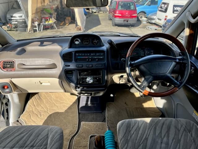 1994 Mitsubishi Delica JDM car for sale — photo 3 of 6