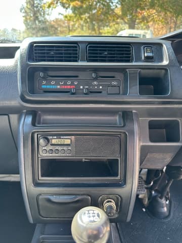 2001 Daihatsu Hijet JDM car for sale — photo 19 of 25