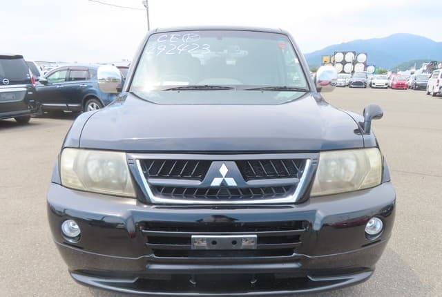 2005 Mitsubishi Pajero JDM car for sale — photo 8 of 25