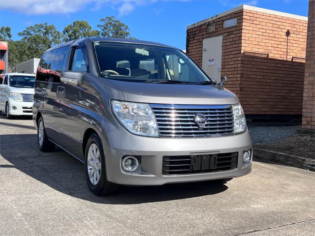 2008 Nissan Elgrand JDM car for sale — photo 3 of 16
