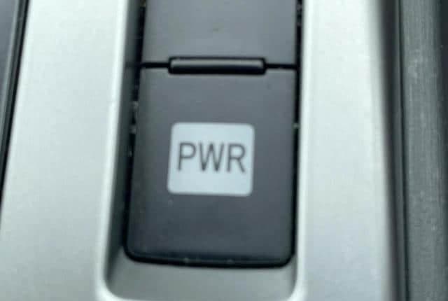 2011 Toyota Prius JDM car for sale — photo 24 of 25