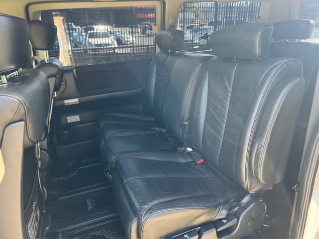 2008 Nissan Elgrand JDM car for sale — photo 14 of 16