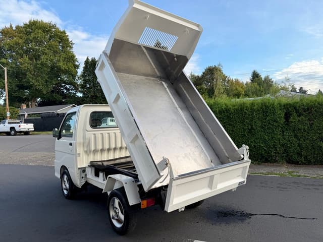 2001 Daihatsu Hijet JDM car for sale — photo 8 of 25