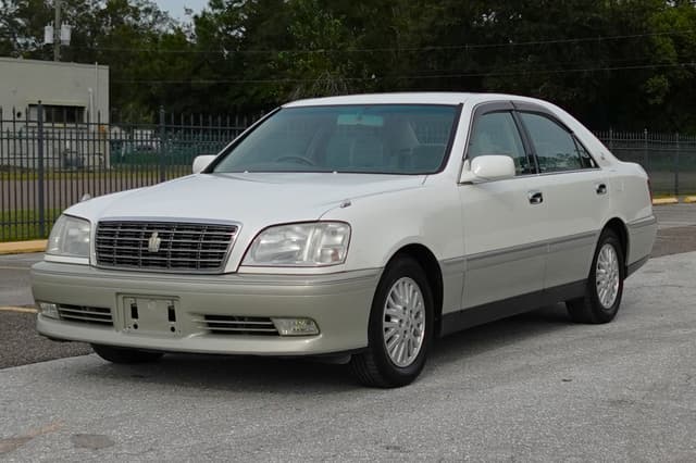 2000 Toyota Crown JDM car for sale — photo 10 of 18