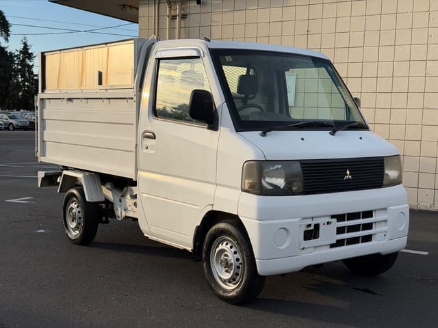 2001 Mitsubishi Minicab JDM car for sale — photo 2 of 25