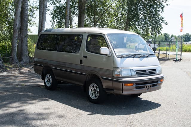 1994 Toyota HiAce JDM car for sale — photo 3 of 14