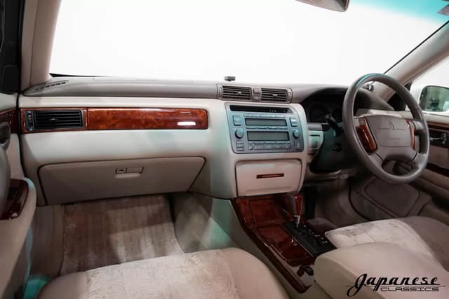 2000 Toyota Crown JDM car for sale — photo 9 of 25