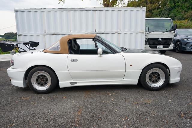 1991 Mazda Roadster (Eunos Roadster / MX-5) JDM car for sale — photo 24 of 24