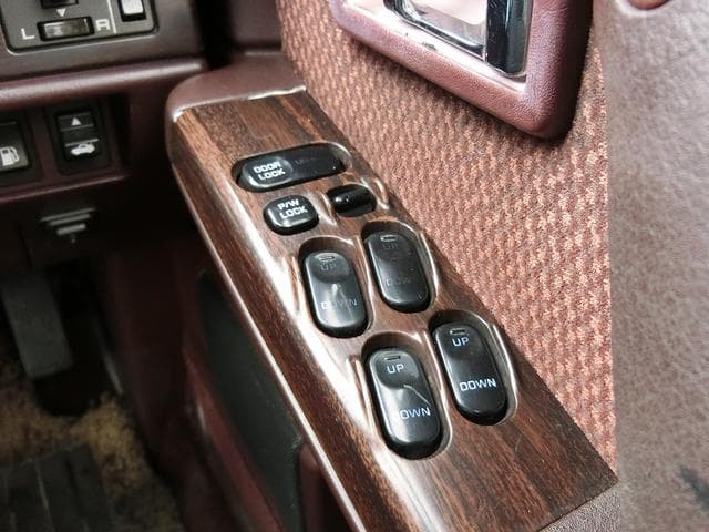 1988 Nissan Gloria JDM car for sale — photo 24 of 25