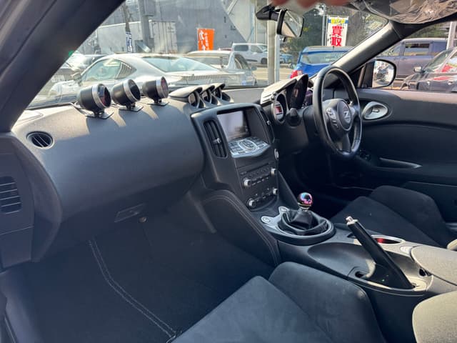 2010 Nissan Fairlady Z JDM car for sale — photo 19 of 25