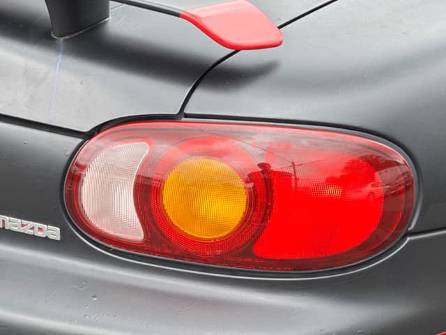 1998 Mazda Roadster (Eunos Roadster / MX-5) JDM car for sale — photo 17 of 25