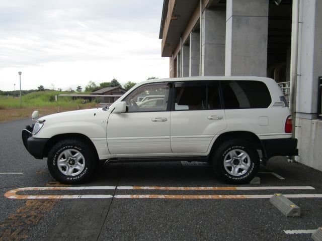 2001 Toyota Land Cruiser JDM car for sale — photo 20 of 22