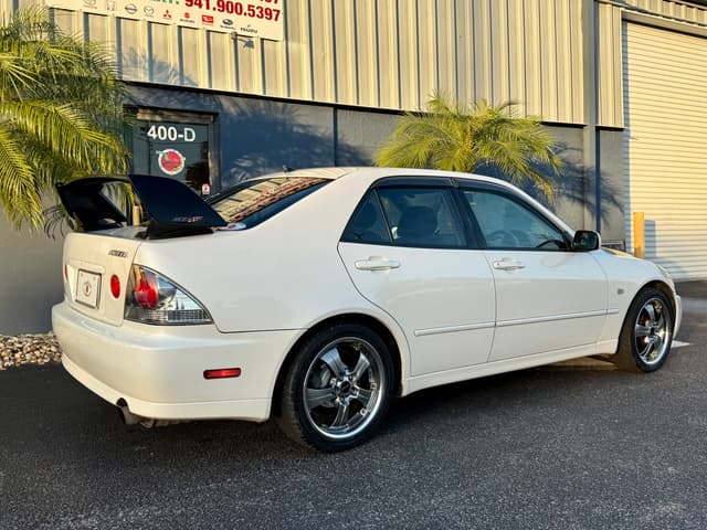 2000 Toyota Altezza JDM car for sale — photo 9 of 25
