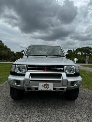 1996 Mitsubishi Pajero JDM car for sale — photo 3 of 21