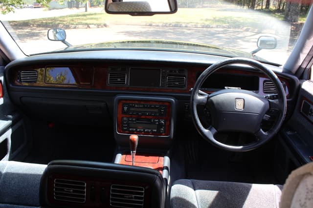 2000 Toyota Century JDM car for sale — photo 12 of 25
