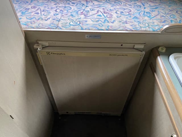 1996 Isuzu Elf JDM car for sale — photo 19 of 25