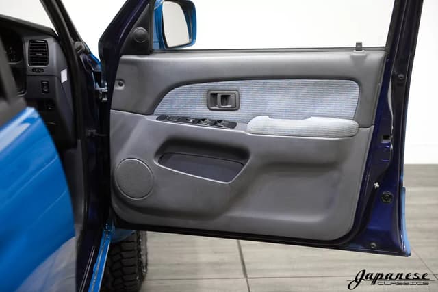 1996 Toyota Hilux Surf JDM car for sale — photo 19 of 25