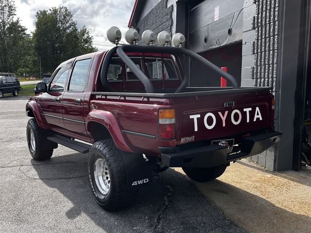 1990 Toyota Hilux JDM car for sale — photo 13 of 25