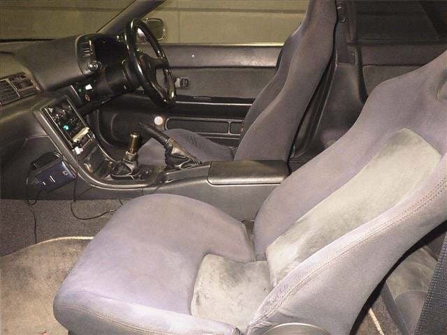 1992 Nissan Skyline JDM car for sale — photo 4 of 7