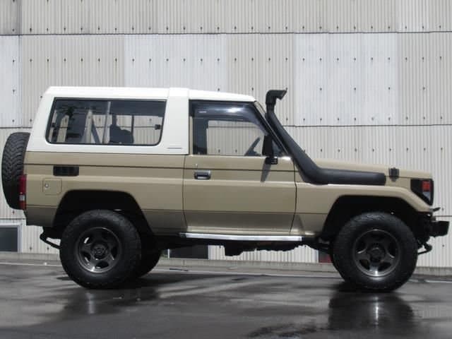 1995 Toyota Land Cruiser JDM car for sale — photo 3 of 9