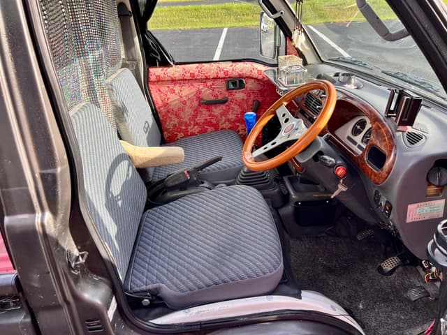 1997 Daihatsu Hijet JDM car for sale — photo 9 of 20