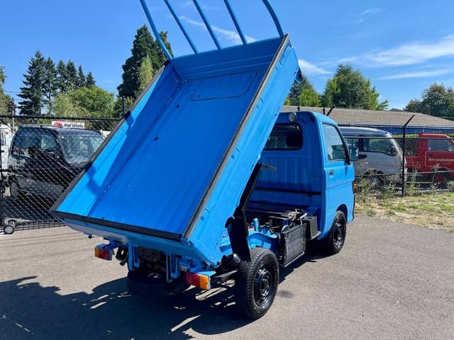 1998 Daihatsu Hijet JDM car for sale — photo 19 of 25