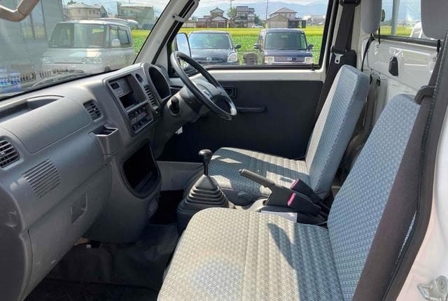 2010 Daihatsu Hijet JDM car for sale — photo 9 of 24