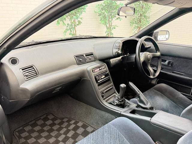 1991 Nissan Skyline JDM car for sale — photo 8 of 18