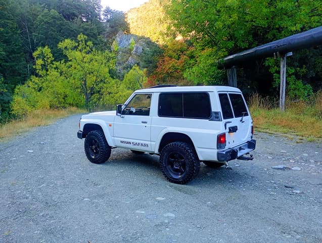 1988 Nissan Safari JDM car for sale — photo 2 of 25