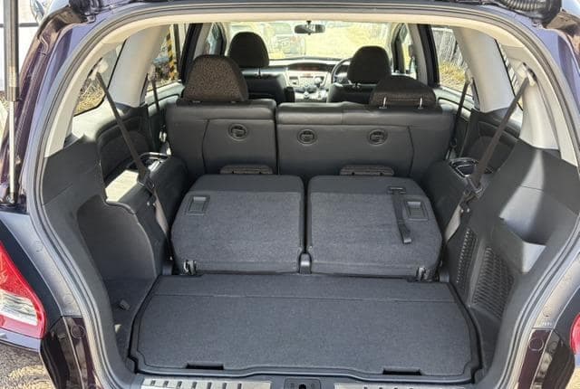 2004 Honda Odyssey JDM car for sale — photo 9 of 18
