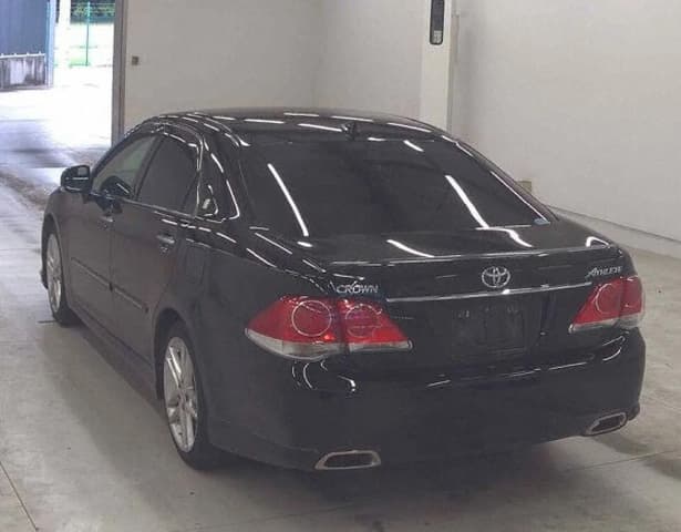 2011 Toyota Crown JDM car for sale — photo 3 of 6