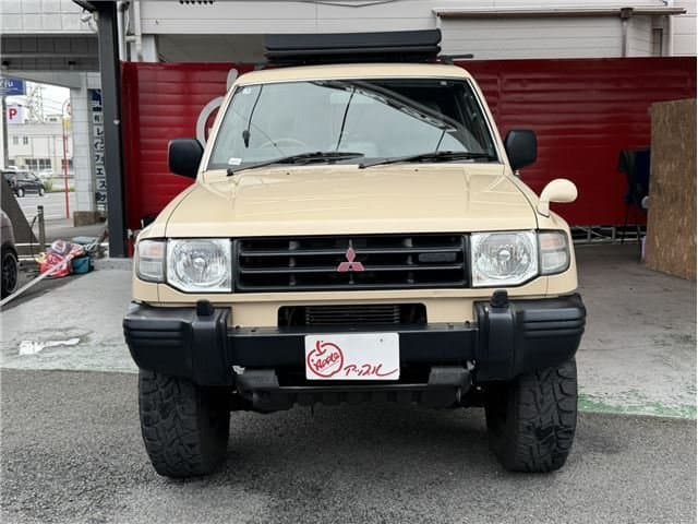1998 Mitsubishi Pajero JDM car for sale — photo 4 of 25