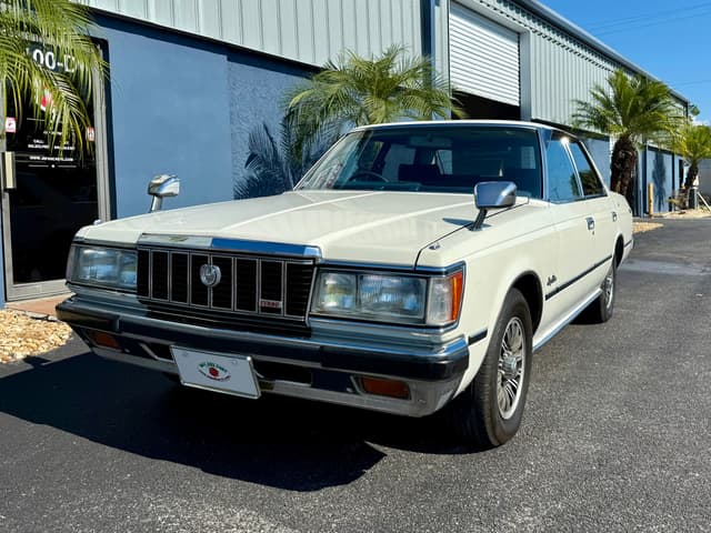 1982 Toyota Crown JDM car for sale — photo 2 of 25