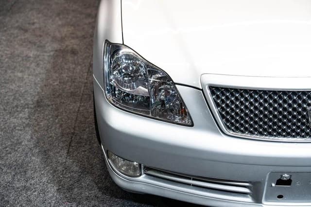 2005 Toyota Crown JDM car for sale — photo 6 of 19