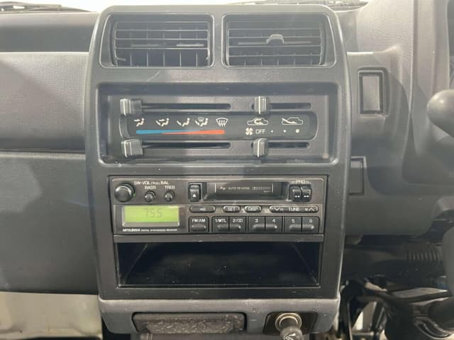 1992 Mitsubishi Minicab JDM car for sale — photo 11 of 24