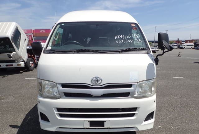 2011 Toyota HiAce JDM car for sale — photo 8 of 25