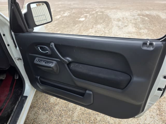 2009 Suzuki Jimny JDM car for sale — photo 9 of 24