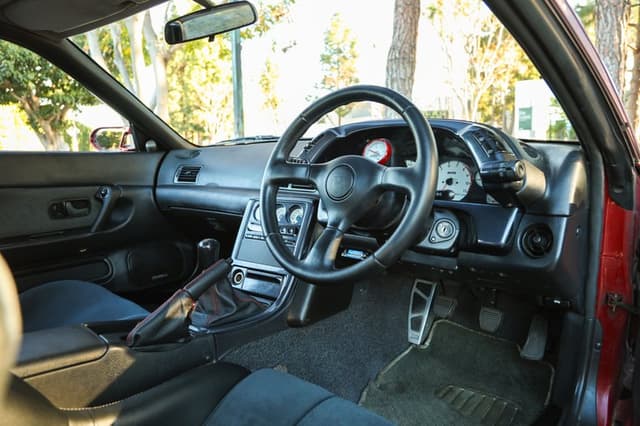 1992 Nissan Skyline JDM car for sale — photo 6 of 25