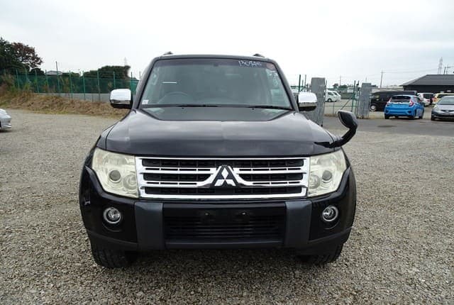 2008 Mitsubishi Pajero JDM car for sale — photo 8 of 25