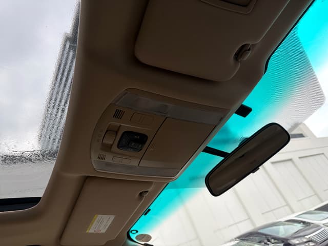 2010 Toyota Vellfire JDM car for sale — photo 20 of 21