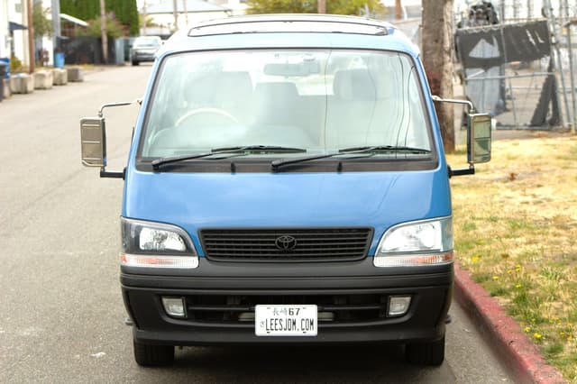 1997 Toyota HiAce JDM car for sale — photo 10 of 25