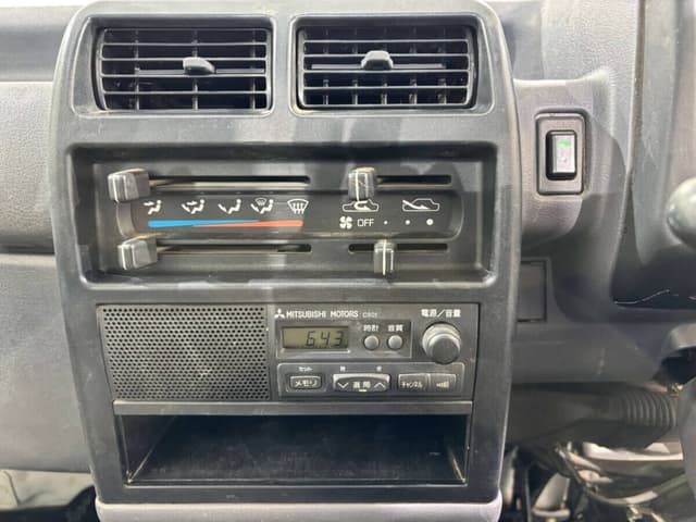 1999 Mitsubishi Minicab JDM car for sale — photo 10 of 25