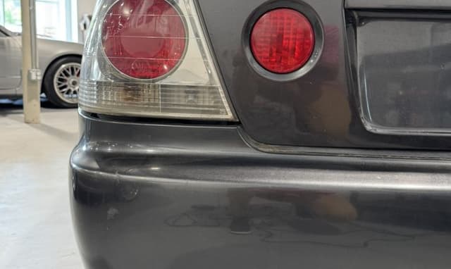1998 Toyota Altezza JDM car for sale — photo 5 of 25